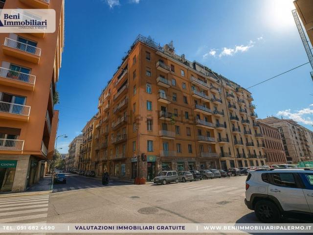 Appartamento in vendita di 180 m² in Via Domenico Costantino, 36
