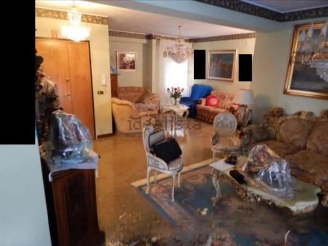 Appartamento in vendita di 180 m² in Via degli Appennini, 4