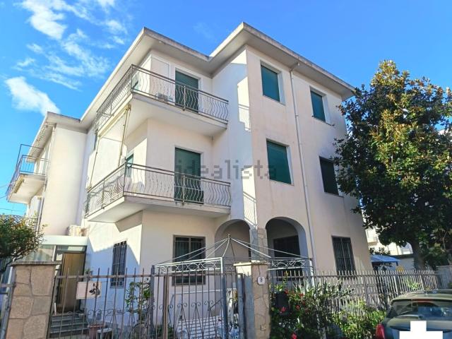 Appartamento in vendita di 180 m² in Via dei Giacinti