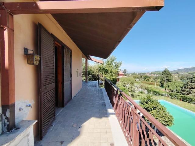 Appartamento in vendita di 180 m² in Via dei Laghi, 8500