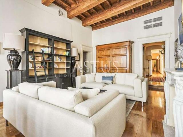 Appartamento in vendita di 180 m² in Via dei Palchetti, 2