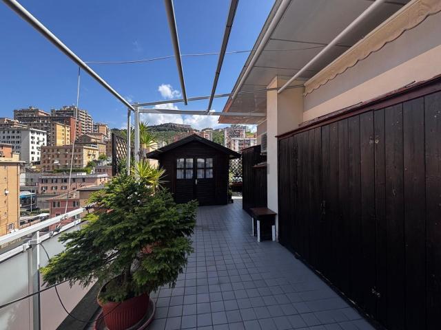 Appartamento in vendita di 180 m² in Via del Mirto