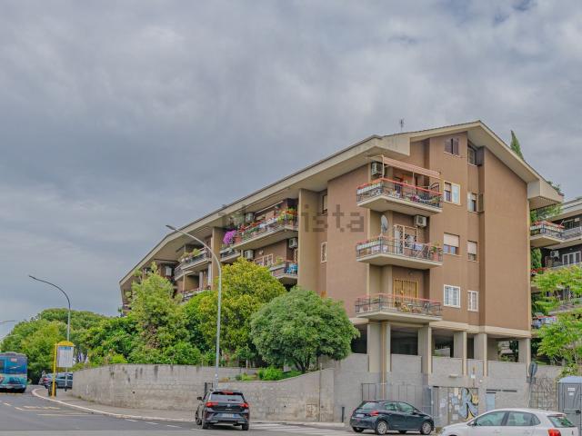 Appartamento in vendita di 180 m² in Via del Bosco degli Arvali