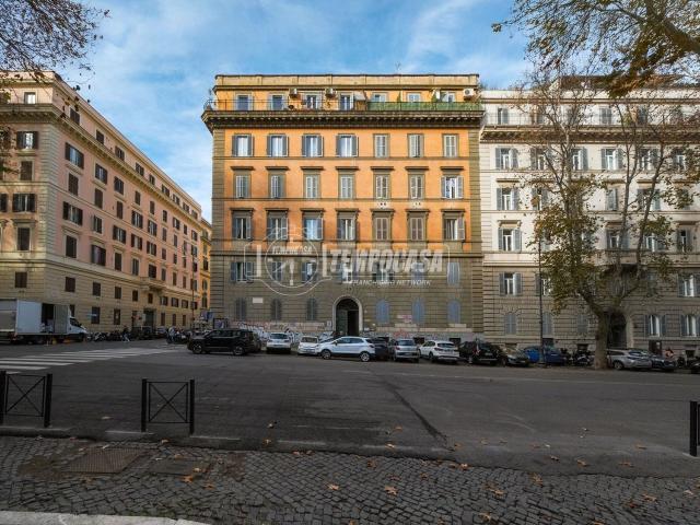Appartamento in vendita di 180 m² in Via del Castro Pretorio, 28