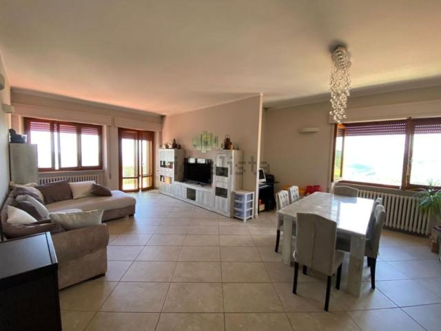 Appartamento in vendita di 180 m² in Via del Chiusone