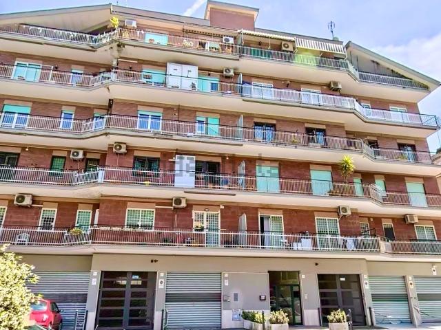 Appartamento in vendita di 180 m² in Via del Fontanile Nuovo, 50