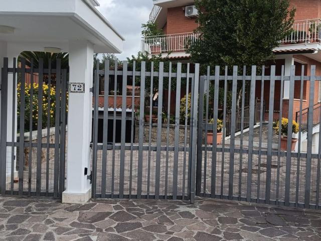 Appartamento in vendita di 180 m² in Via del Podere Cesare Battisti, 72
