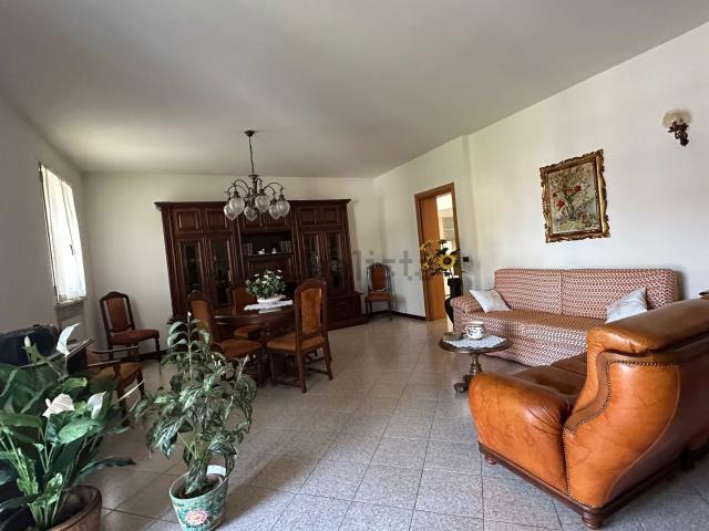 Appartamento in vendita di 180 m² in Via dell&apos Alloro