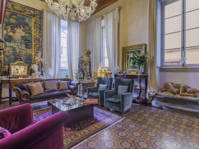 Appartamento in vendita di 180 m² in Via della Condotta