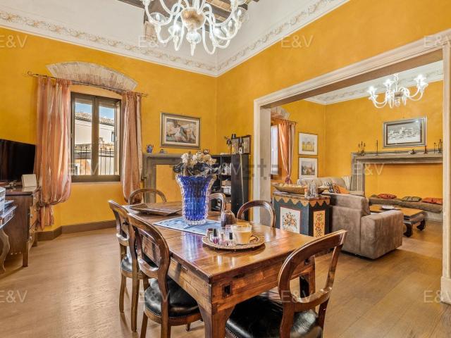 Appartamento in vendita di 180 m² in Via della Carità