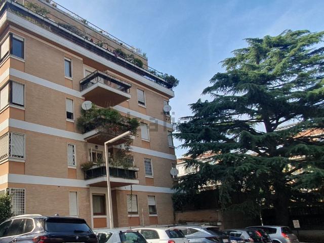 Appartamento in vendita di 180 m² in Via della Farnesina, 269