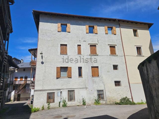 Appartamento in vendita di 180 m² in Via della Polla