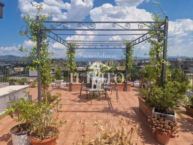 Appartamento in vendita di 180 m² in Via di Novoli, 50127