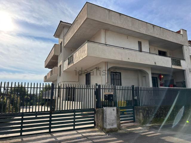 Appartamento in vendita di 180 m² in Via Emanuele Campolongo, 139