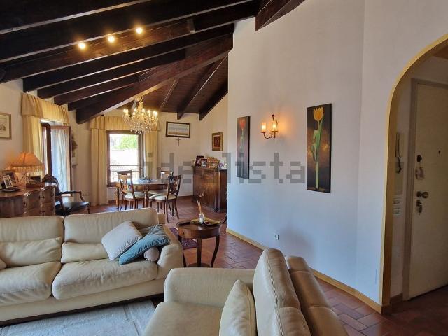 Appartamento in vendita di 180 m² in Via Emilia, 168