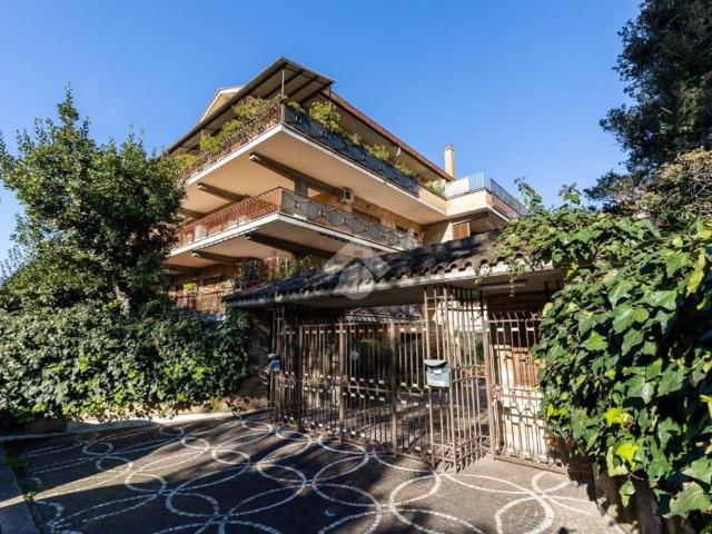 Appartamento in vendita di 180 m² in Via Eugenio IV, 28