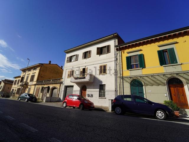Appartamento in vendita di 180 m² in Via Francesca Nord, 125