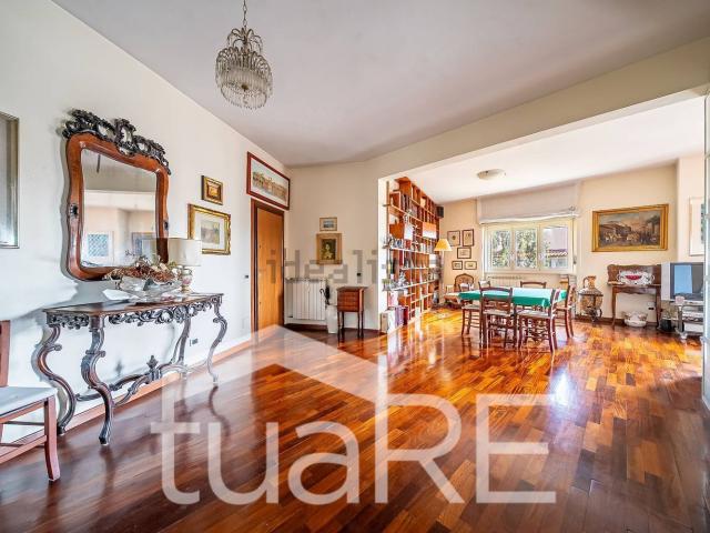 Appartamento in vendita di 180 m² in Via Francesco Mengotti