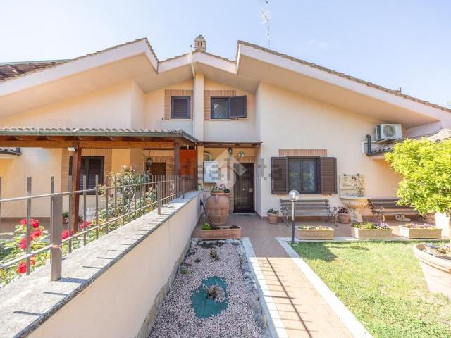 Appartamento in vendita di 180 m² in Via Francesco Borromini, 11