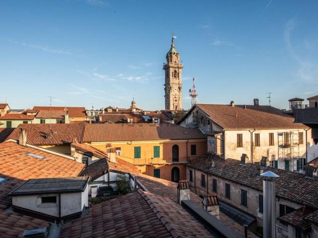 Appartamento in vendita di 180 m² in Via Francesco del Cairo, 9