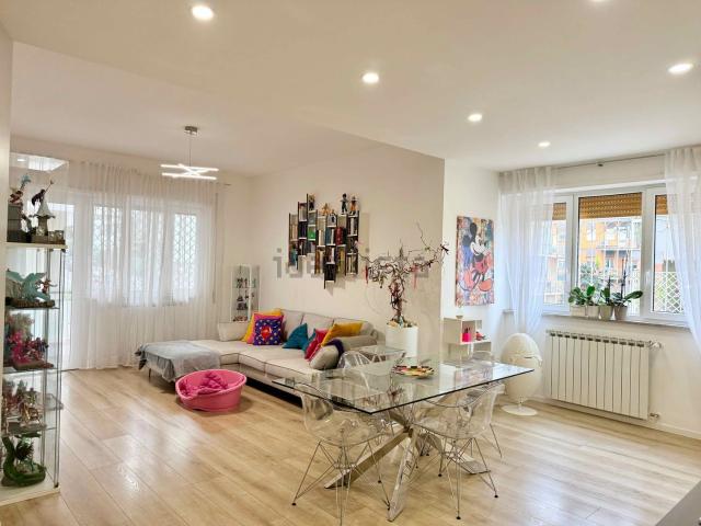Appartamento in vendita di 180 m² in Via Francesco Ferrara