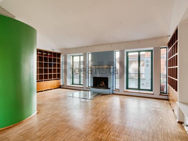 Appartamento in vendita di 180 m² in Via Fratelli Rosselli, 14
