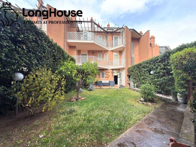 Appartamento in vendita di 180 m² in Via Fulvio Bernardini, 31