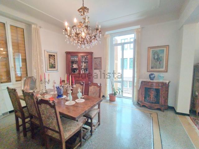 Appartamento in vendita di 180 m² in Via IV Novembre, 3