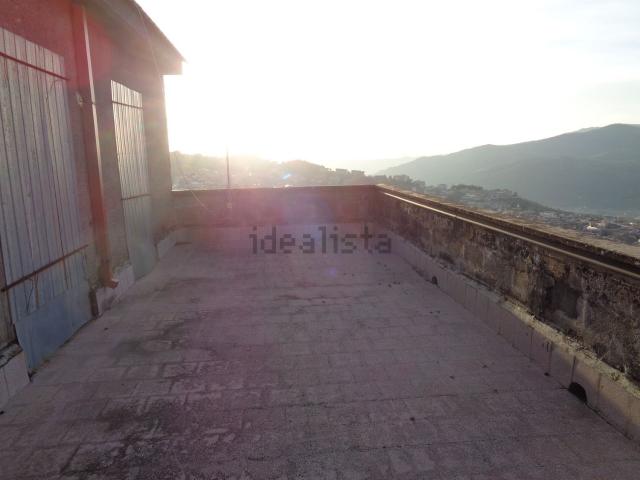 Appartamento in vendita di 180 m² in Via Lucca, 17