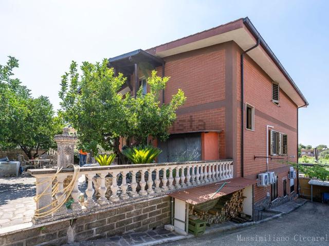 Appartamento in vendita di 180 m² in Via Montagnanello