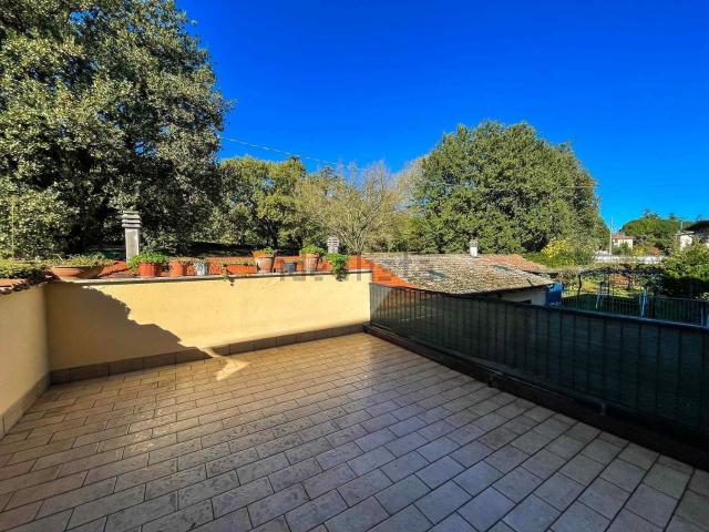 Appartamento in vendita di 180 m² in Via Montanara, 257