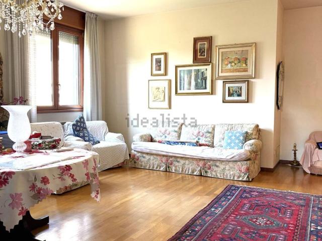 Appartamento in vendita di 180 m² in Via Montello, 10
