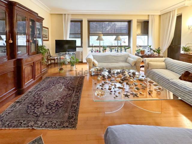 Appartamento in vendita di 180 m² in Via Montello