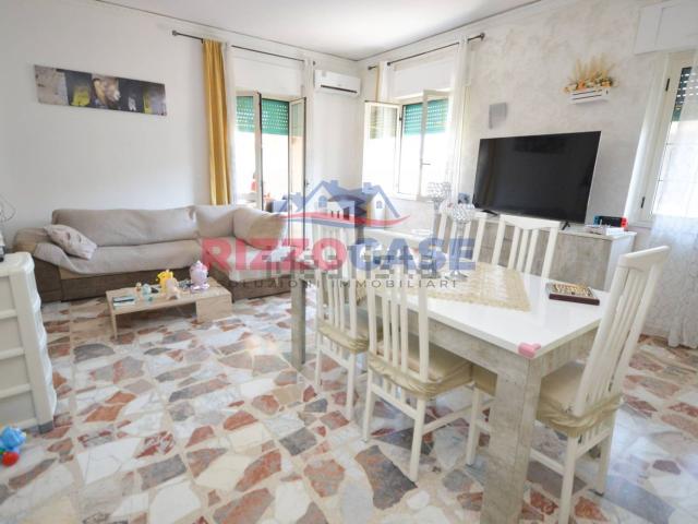Appartamento in vendita di 180 m² in Via Madre Isabella de Rosis, 33