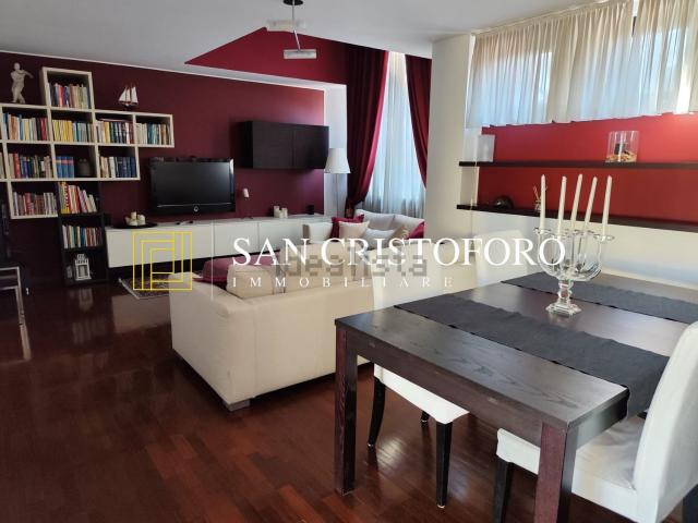 Appartamento in vendita di 180 m² in Via Massimo D&apos Azeglio