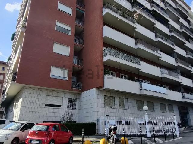 Appartamento in vendita di 180 m² in Via Millefonti, 39