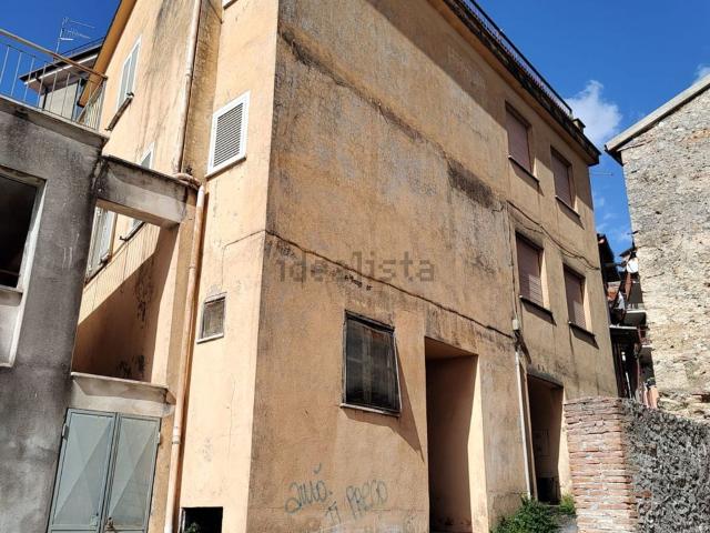 Appartamento in vendita di 180 m² in Via Mura Ciclopee