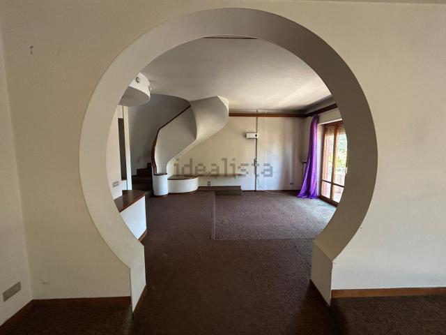 Appartamento in vendita di 180 m² in Via Nazionale