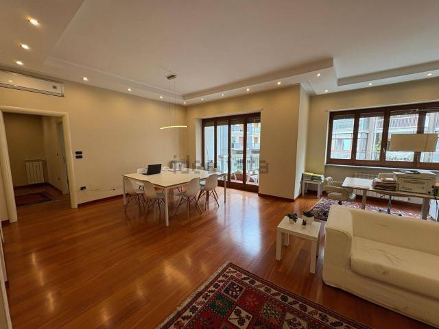 Appartamento in vendita di 180 m² in Via Nicola Serra
