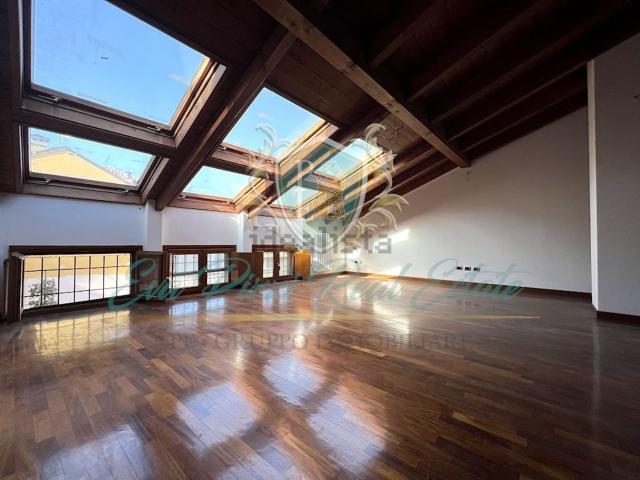 Appartamento in vendita di 180 m² in Via Solferino