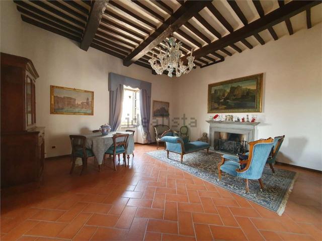Appartamento in vendita di 180 m² in Via Savelli della Porta, 42