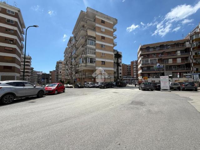 Appartamento in vendita di 180 m² in Via Scipione Bobbio