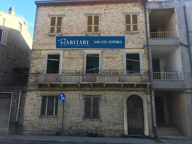 Appartamento in vendita di 180 m² in Via Silvio Pellico, 51