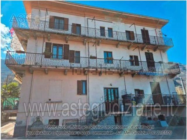 Appartamento in vendita di 180 m² in Via Stazione, 44