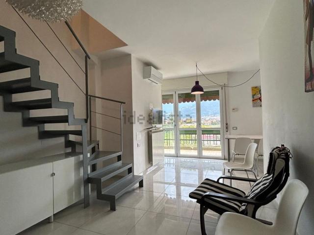 Appartamento in vendita di 180 m² in Via Stradella