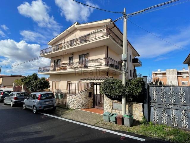 Appartamento in vendita di 180 m² in Via Petriolo
