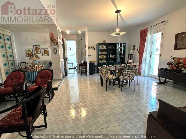 Appartamento in vendita di 180 m² in Via Piave, 32