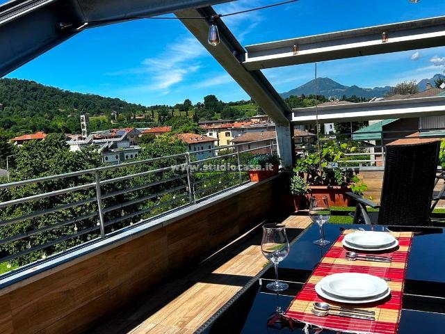 Appartamento in vendita di 180 m² in Via Pietro Ruggeri da Stabello