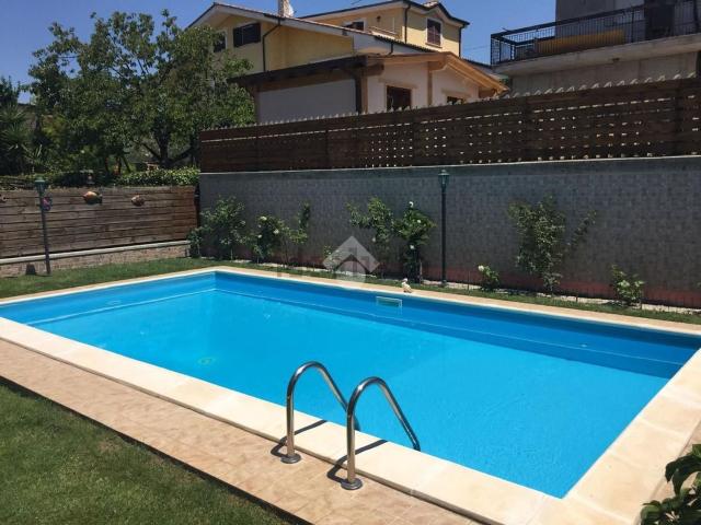 Appartamento in vendita di 180 m² in Via Pietro Vannucci, 8