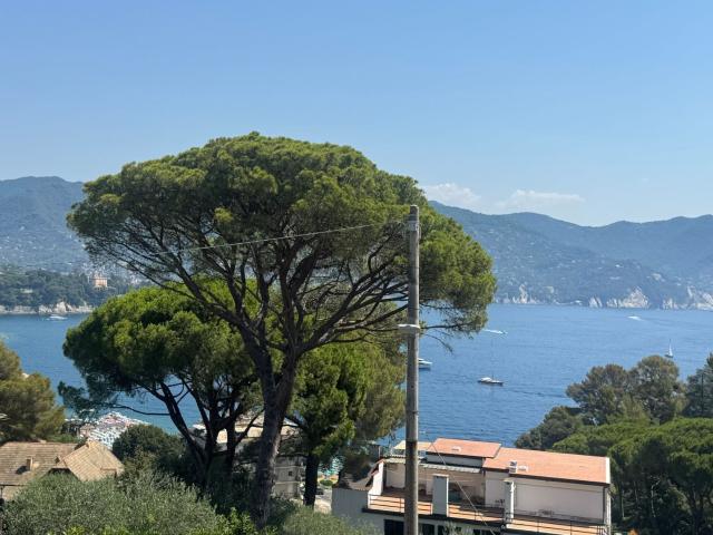 Appartamento in vendita di 180 m² in Via Privata Giuseppe Costa